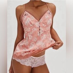 FrEe PeOPle Intimately Camisole!! Peach, pink, floral, soft, NEW, size XS NWT